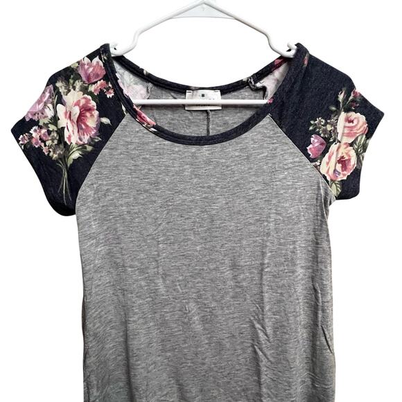 Threads Studio Gray Floral Super Soft Short Sleeve Shirt Womens Medium - Picture 2 of 8
